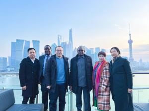 津巴布韋共和國駐華大使馬丁·切東多 點贊“中圖”打印機